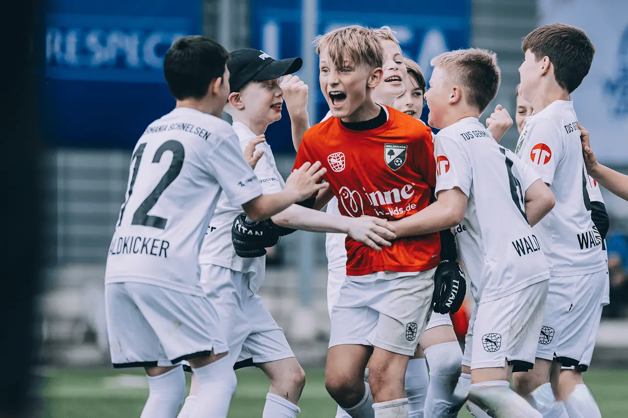 与萨尔布吕 与萨尔布吕